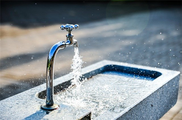 L'essentiel à savoir sur l'installation d'une fontaine à eau pour