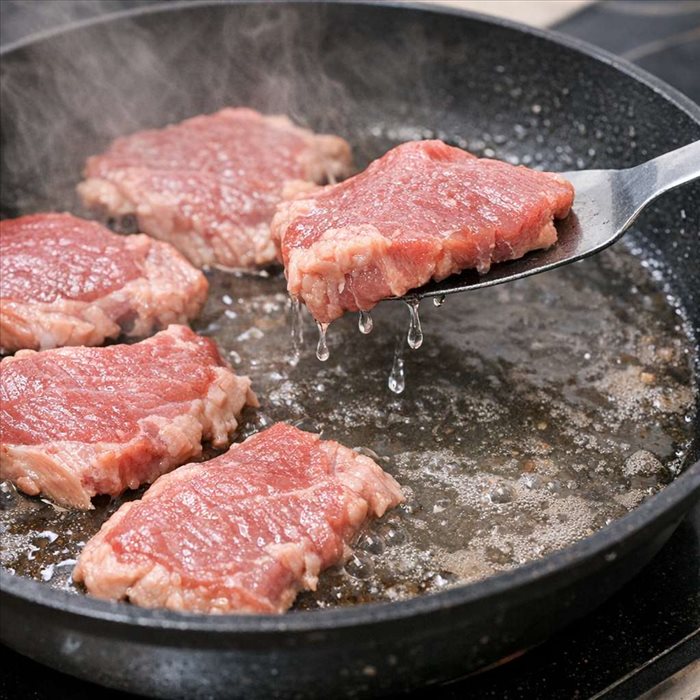 Pourquoi la viande rend-elle de l’eau à la cuisson ?