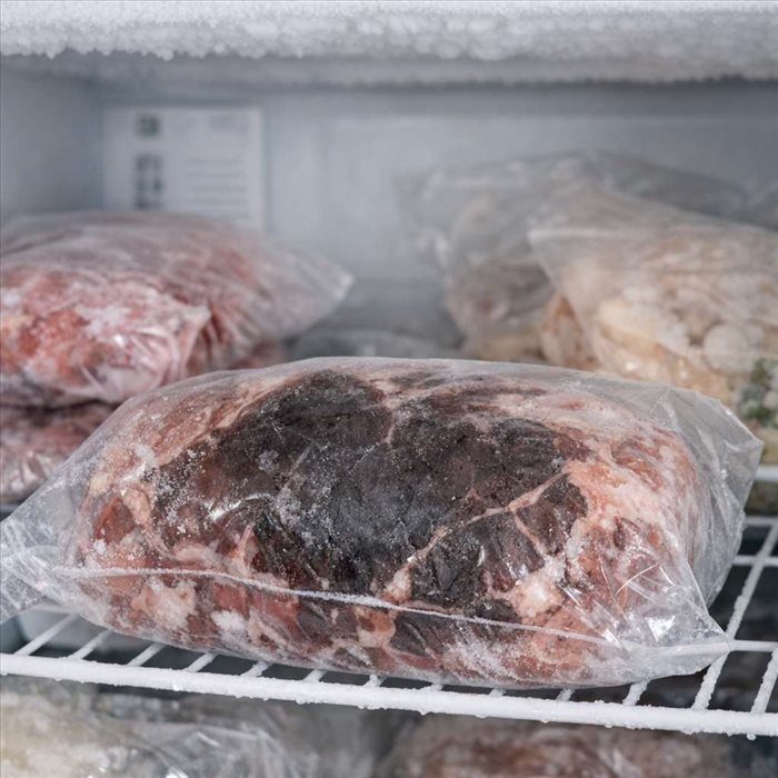 Pourquoi la viande noircit-elle au congélateur ?