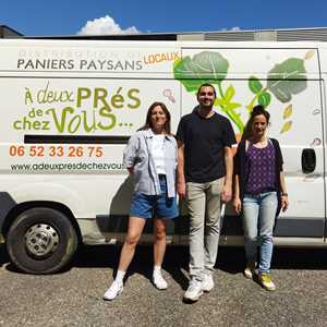 A deux Près de Chez Vous, un producteur apicole à Annecy