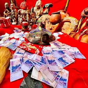 VRAI PORTEFEUILLE MAGIQUE AU CAMEROUN , +229  51 62 90 27 IL EXISTE VRAIMENT?, un restaurateur à Stains